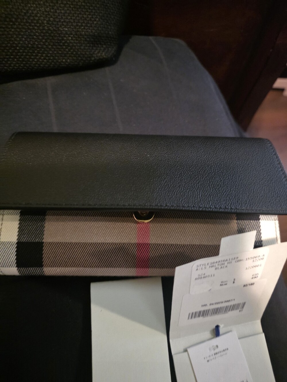 Labor Day Sale NWT- Women's Burberry Black Leather & Beige Check Wallet - Picture 15 of 16